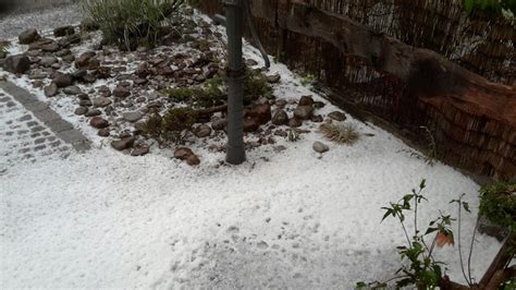 Blitzschläge und Sturm Unwetter hinterlässt Spur der Verwüstung im