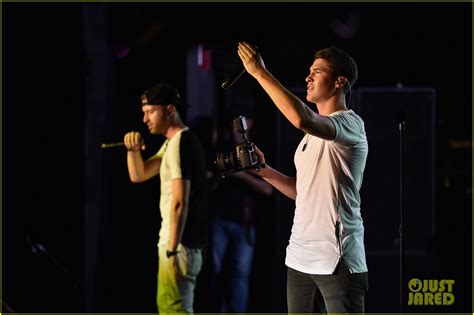 Nick Jonas And Shawn Mendes Perform At Island Recordsmarriott Rewards Concert Photo 3455525