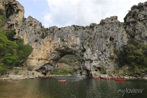 Pont Darc Dans Les Gorges De Lardèche Avec Des Canoés • Wall Stickers