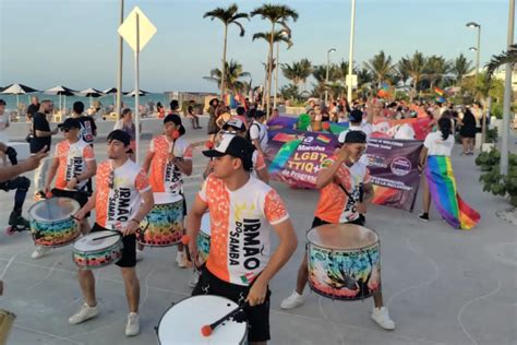 Progreso Celebra El Mes Del Orgullo LGBT Con Una Marcha De La