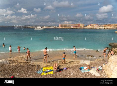 Strand Der Paradise Bay Cirkewwa Malta Paradise Bay Beach Cirkewwa