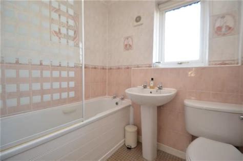 3 Bedroom Mid Terraced House For Sale In Broomfield Walk Kirkintilloch