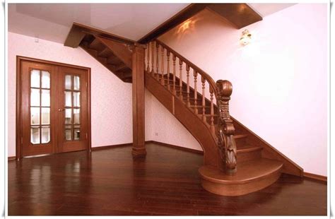 Лестницы из красного дерева