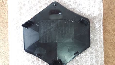 SUZUKI VITARA III EMBLEMAT ZNAK POD RADAR 9945902355 Oficjalne