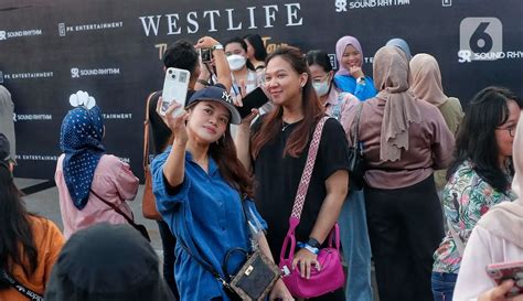 Penggemar Westlife Padati Area Gbk Senayan Foto Liputan