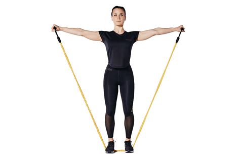 10 exercises with elastic bands | Technogym