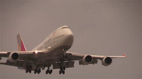 Heavy Boeing 747 Crosswind Landing Asiana Airlines 236 Chicago O