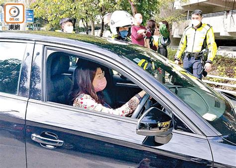 撞過路婦 私家車揭捲竊案 東方日報