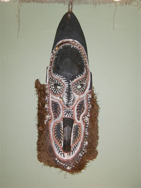 59KUSTOM: Papua New Guinea Mask