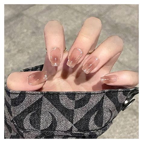 Mẹo Chăm Sóc Móng Clear Nails Cute Cho đôi Tay Xinh đẹp