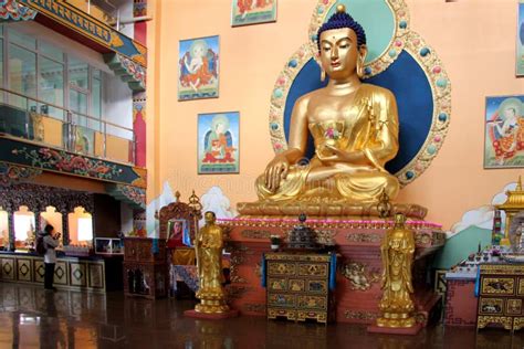 Ulan Ude Russia Statua Di Buddha In Una Chiesa Buddista