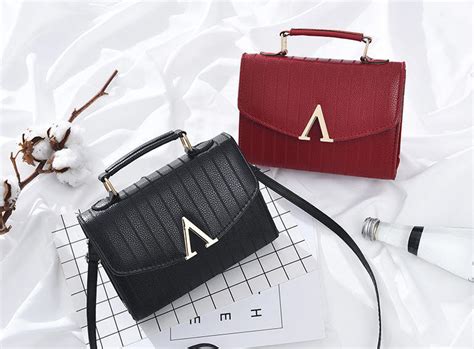 Женская сумка сундучок - 86 фото