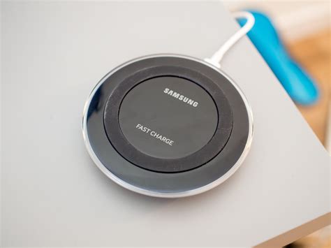 A Quick Look At The Samsung Fast Charge Qi Wireless Charging Pad Android Central