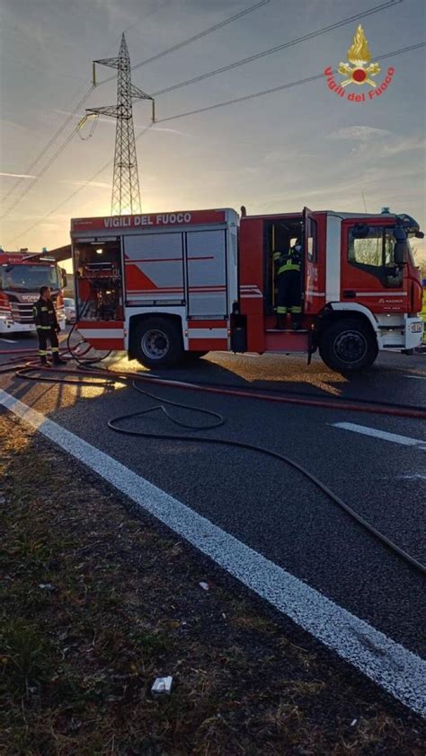 Incidente Sulla SS36 Auto A GPL Avvolta Dalla Fiamme MBNews