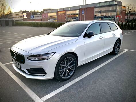 Volvo V90 D4 Momentum Advanced Special Edition 2019 Garaget