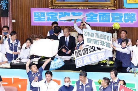 【et民調】逾半民眾認同國會改革法案 4成支持行政院提覆議