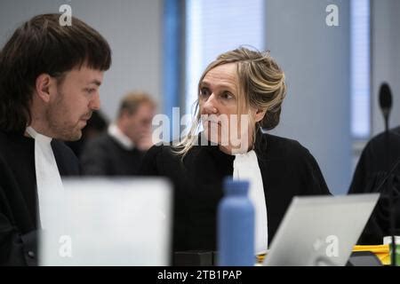 La Haye L Avocate Liesbeth Zegveld Devant Le Tribunal Avant La