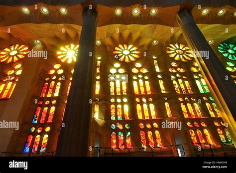 Bas Lica I Templo Expiatori De La Sagrada Familia La Bas Lica Y El