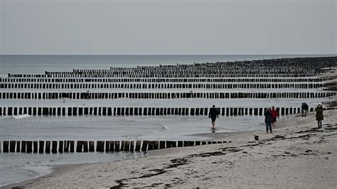 strand und buhnen foto bild landschaft meer strand haff