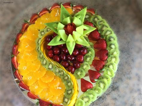 Beautiful Fruit Art Fresh Fruit Cake Food Garnishes Food Carving