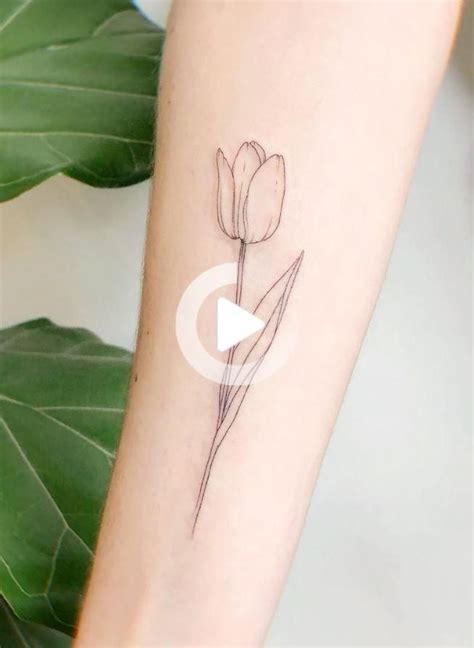 Tatuajes De Flores Qu Significan Tulip Tattoo Tattoos Flower Tattoos