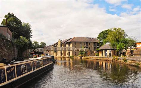 Travels on the U.K canal system with Narrowboat 'San Serriffe ...