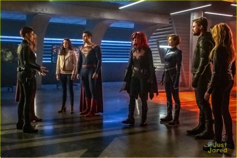 The First Pics From Crisis On Infinite Earths Are Here Photo