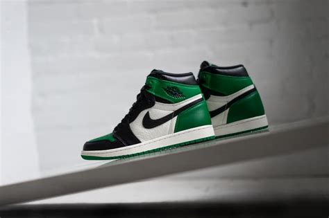 Air Jordan 1 "Pine Green" Exclusive Look | Hypebeast