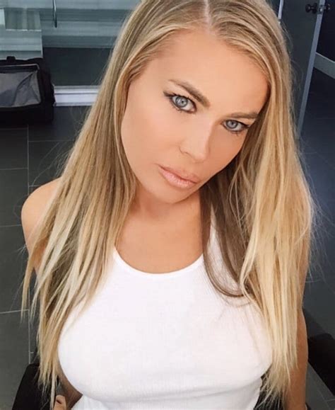 Carmen Electra Hot Bikini Shoot Sets Social Media On Fire