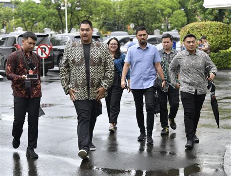 Menpora Dito Ariotedjo Hadiri Penyerahan SPT Pajak 2023 Oleh Presiden