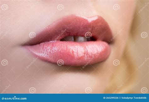 Boca Hembra Con Labios Rosados Sensuales Aislados Cloup Cerrar Los