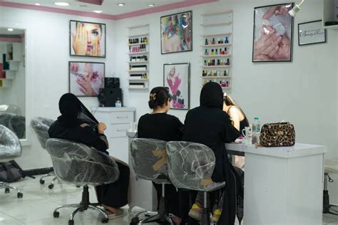 Afghan beauty salon owners forced underground by new Taliban ban