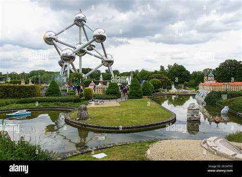 Atomium architecture brussels belgium landmarks hi-res stock photography and images - Alamy