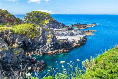 A Ores Ilha Das Flores File Porto E Zona Balnear Da Faja Grande