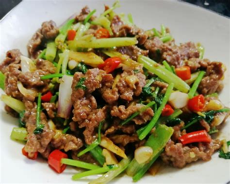 小炒牛肉的做法大全 小炒牛肉的家常做法 心食神