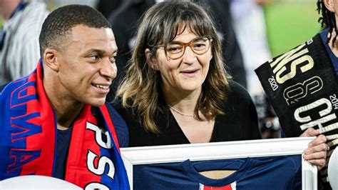 Así Es Fayza Lamari La Poderosa Y Polémica Madre De Kylian Mbappé Artífice De La Exitosa