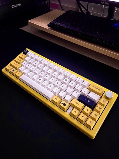 65% custom mechanical keyboard (white yellow black keycaps), Computers ...