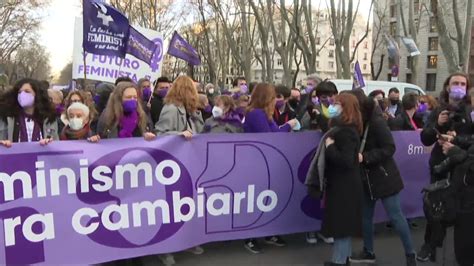 El feminismo conquista las calles de España aunque dividido por la Ley