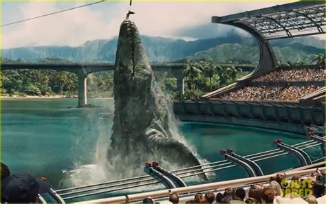 See All The Scariest Moments From The Jurassic World Trailer Right