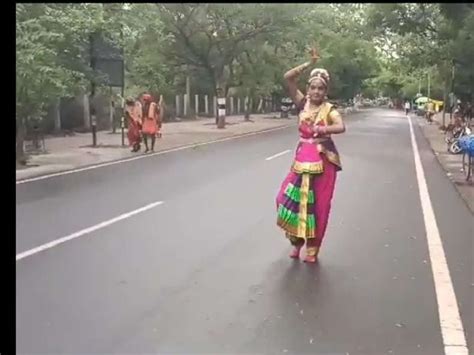 Tiruvannamalai: Girl circumambulates 14-km long girivalam path of ...