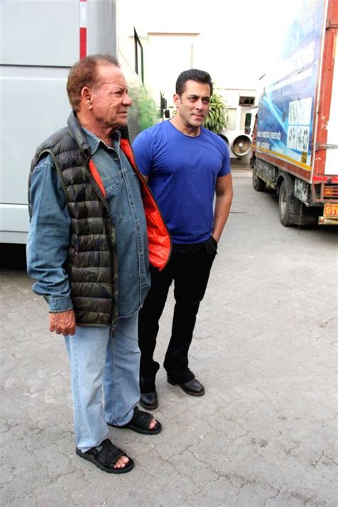 Salman Khan with father Salim Khan during "Bharat" promotions