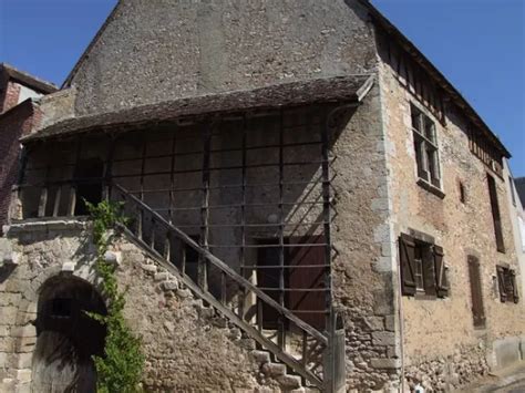 Visite de la ville ancienne Châtillon Coligny