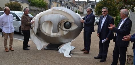 Mayenne La Sculpture L Il Du Palais De Justice Install En Ville