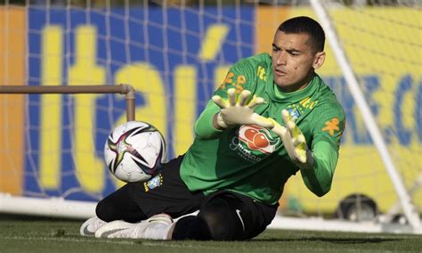 Flamengo Acerta Compra Do Goleiro Santos E Chega A Mais De R