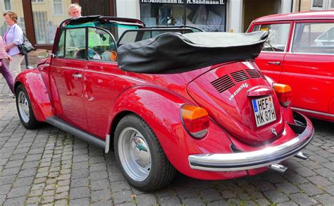 VW Käfer Jahrgang 1938 im Volkswagen Museum Wolfsburg Fahrzeugbilder de