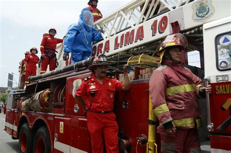 Friends Magdalena 152 Aniversario de los Bomberos Voluntarios del Perú