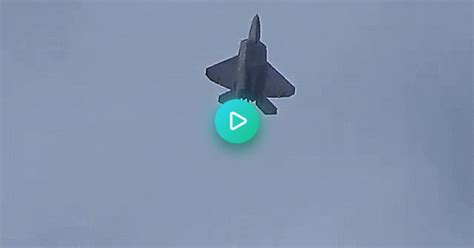 Awesome F 22 Raptor Freefall Floating Flight Falling Leaf Manoeuvre Album On Imgur