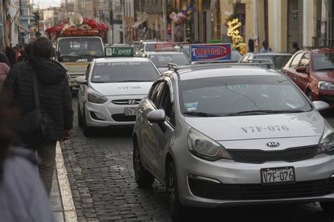 M S De Mil Taxistas Dependen De Mtc Para Circular En Arequipa