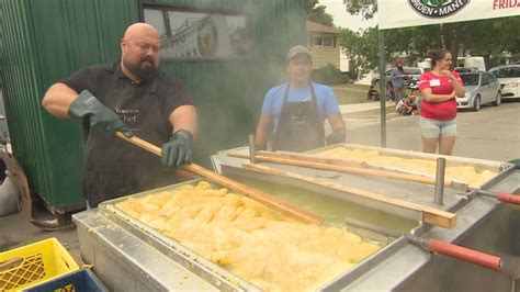 Tens of thousands take in Morden Corn and Apple Festival | CBC News