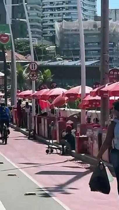 Ambulantes Tomam Conta Das Cal Adas Na Barra Espera Do Festejos De